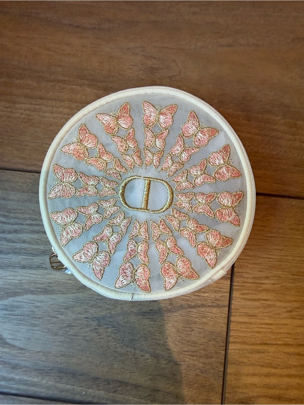 Dior Cream Round Mesh 🦋 Pouch with Gold CD Zip - Picture 2 of 13